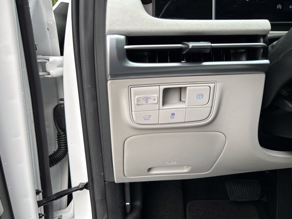 Used 2025 Hyundai Tucson Limited FWD image 25