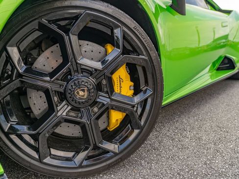 Used 2024 Lamborghini Huracan Tecnica RWD image 3