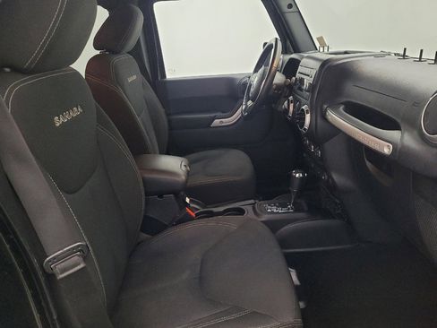 Used 2016 Jeep Wrangler Unlimited Sahara w/ Connectivity Group image 21