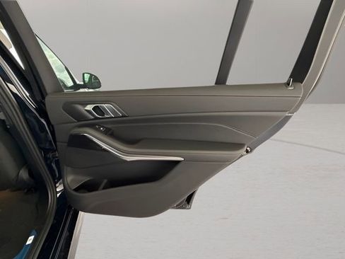 Used 2026 BMW X7 xDrive40i w/ M Sport Package image 27