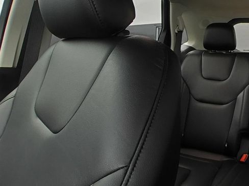 Used 2021 Ford Edge Titanium FWD image 9