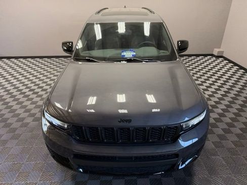Used 2023 Jeep Grand Cherokee L Laredo AWD/4WD image 5