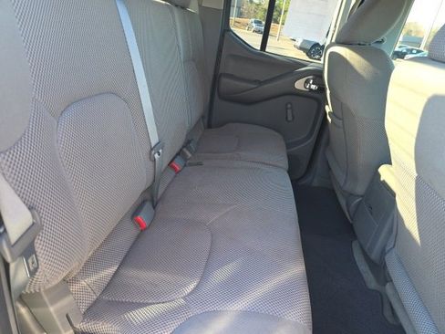 Used 2015 Nissan Frontier S image 11