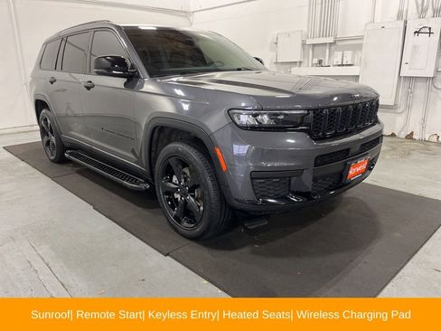 Used 2023 Jeep Grand Cherokee L Laredo image 1