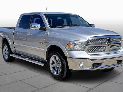 Used 2014 RAM 1500 Laramie w/ Convenience Group image 3