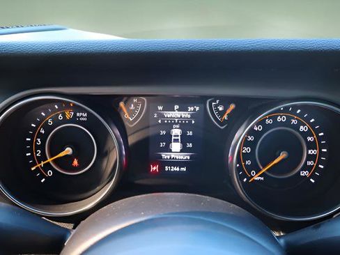 Used 2021 Jeep Gladiator Willys image 17