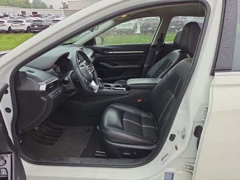 Used 2024 Nissan Altima 2.5 SR FWD image 6