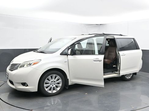 Used 2016 Toyota Sienna Limited Premium AWD/4WD image 60