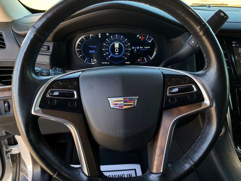 Used 2017 Cadillac Escalade Premium Luxury image 22