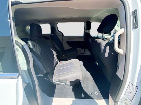 Used 2023 Chrysler Voyager LX FWD image 27