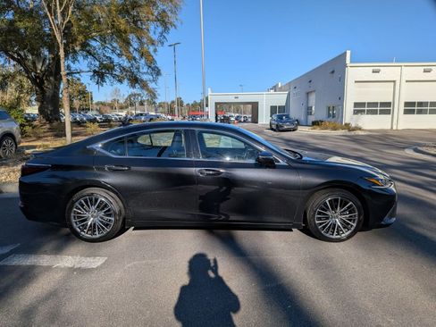 Used 2022 Lexus ES 350 w/ Premium Package image 2