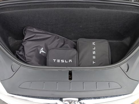 Used 2018 Tesla Model X 100D AWD/4WD image 38