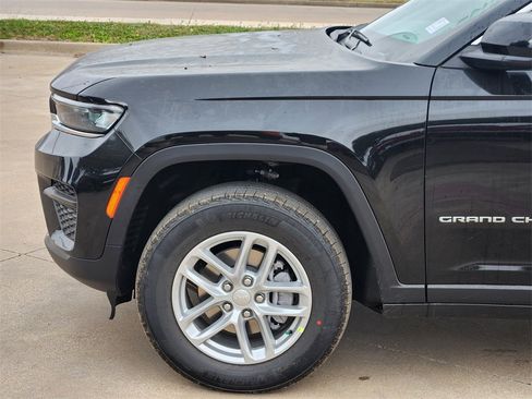 New 2025 Jeep Grand Cherokee Laredo w/ Luxury Tech Group I image 6