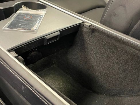 Used 2022 Tesla Model Y Performance image 44