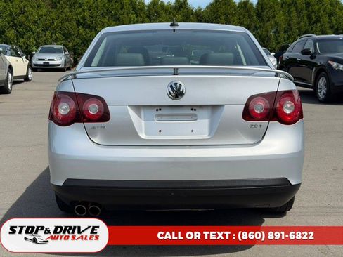 Used 2008 Volkswagen Jetta Wolfsburg Edition FWD image 4