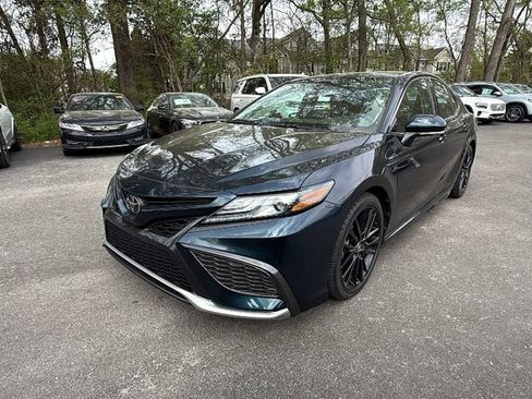 Used 2021 Toyota Camry XSE w/ Navigation Package image 8