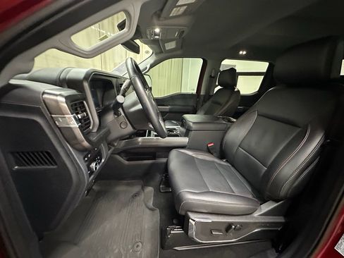 Used 2024 Ford F250 Lariat w/ Black Appearance Package image 28