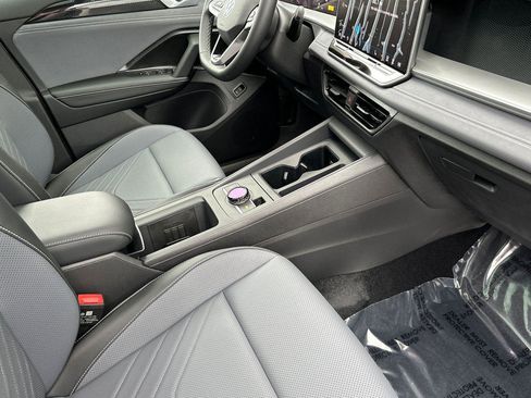 New 2026 Volkswagen Tiguan SE image 15