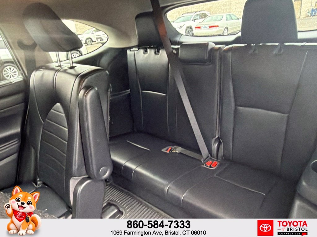 Used 2022 Toyota Highlander XLE AWD/4WD image 36