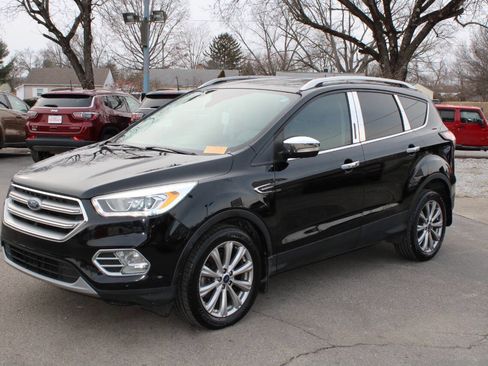Used 2017 Ford Escape Titanium image 3