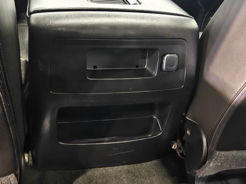 Used 2017 GMC Sierra 2500 Denali w/ Suspension Package, Off-Road AWD/4WD image 33