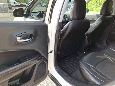 Used 2018 Jeep Compass Latitude w/ Popular Equipment Group image 19