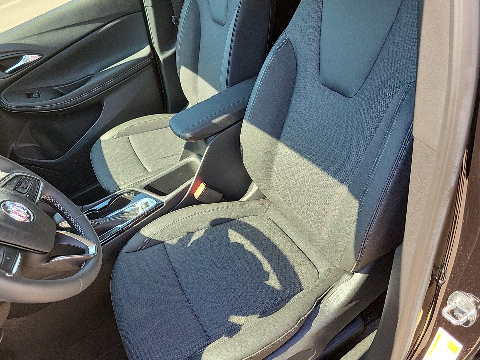 Used 2023 Buick Encore GX Select w/ Sport Touring Package FWD image 15