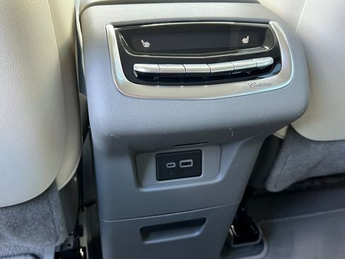 Certified 2025 Cadillac XT6 Premium Luxury image 13