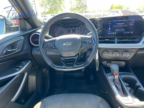 Certified 2024 Chevrolet Trax RS w/ Sunroof Package FWD image 27