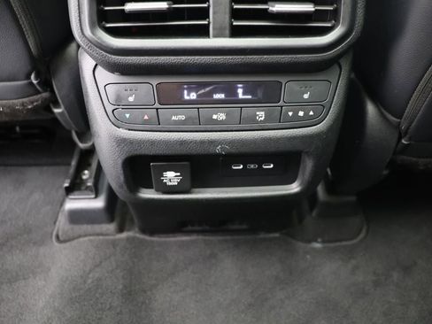 Used 2024 Honda Pilot Elite image 13