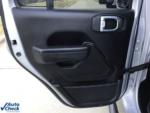 Used 2024 Jeep Gladiator Sport image 11