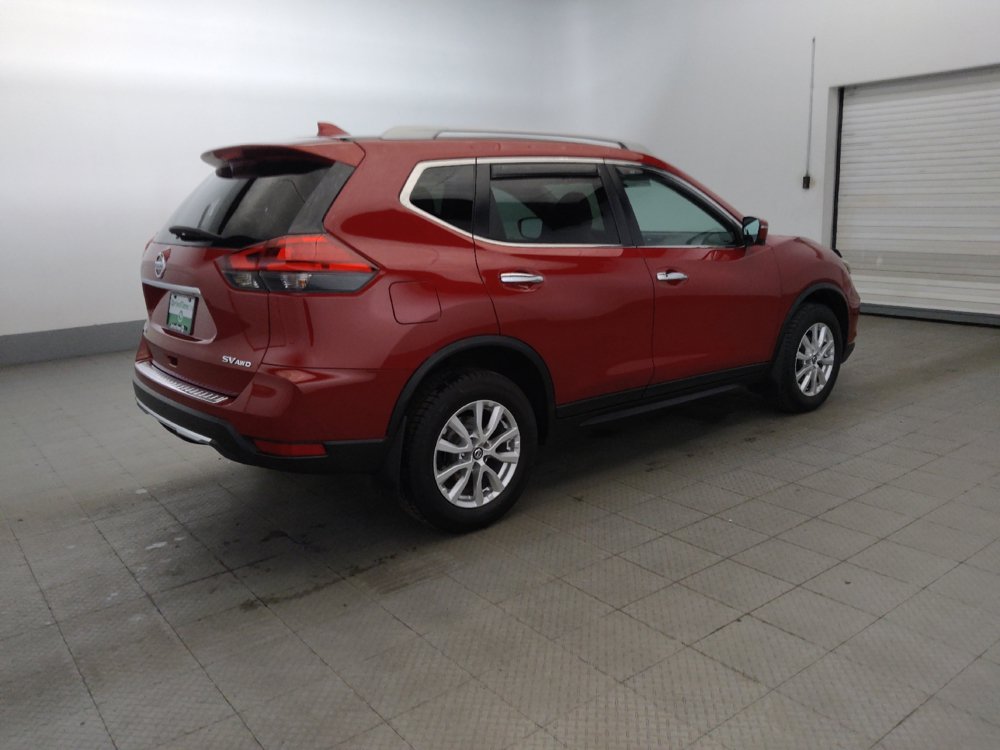 Used 2017 Nissan Rogue SV w/ Sun & Sound Touring Package AWD/4WD image 10