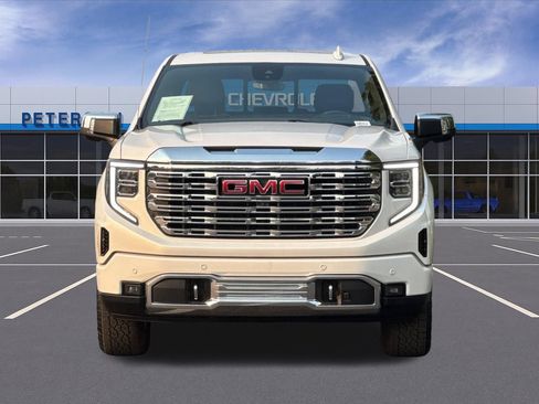 Used 2023 GMC Sierra 1500 Denali w/ Technology Package AWD/4WD image 9