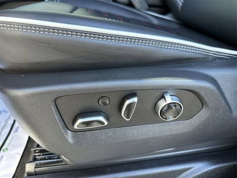 Used 2025 GMC Yukon AT4 Ultimate image 12