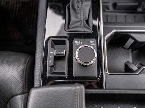 Used 2023 Toyota Tundra Limited w/ Power Package AWD/4WD image 29