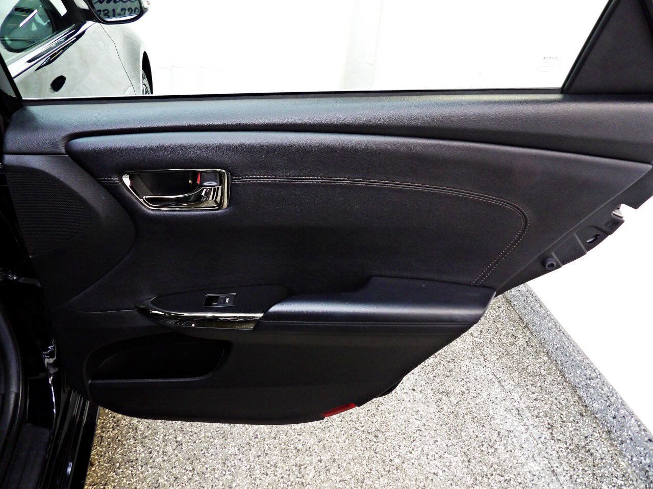 Used 2016 Toyota Avalon XLE Premium FWD image 12