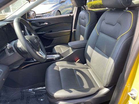 Used 2024 Chevrolet Trax ACTIV w/ Sunroof Package FWD image 16