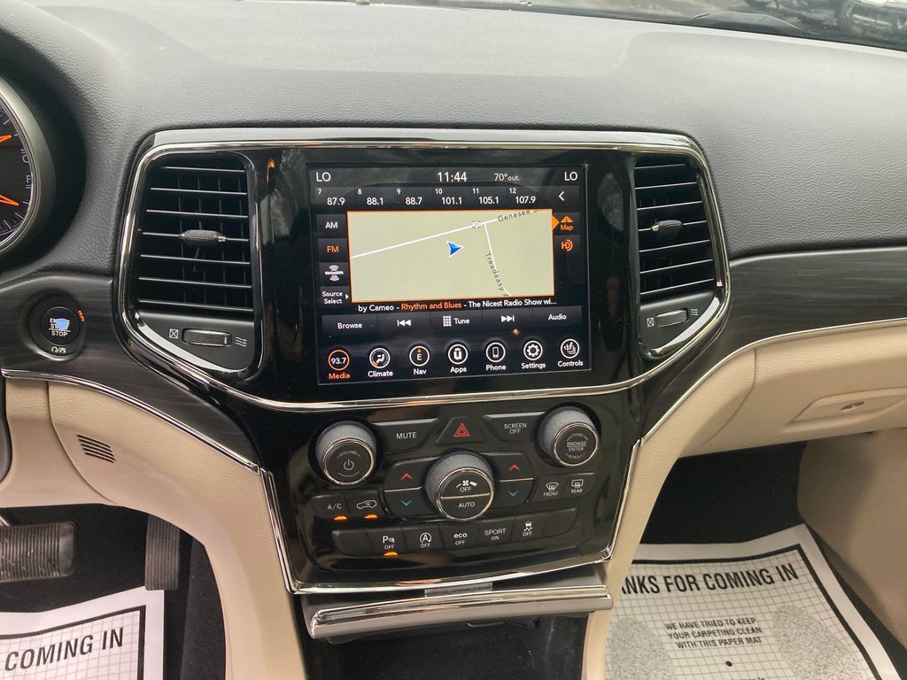 Used 2020 Jeep Grand Cherokee Limited AWD/4WD image 22
