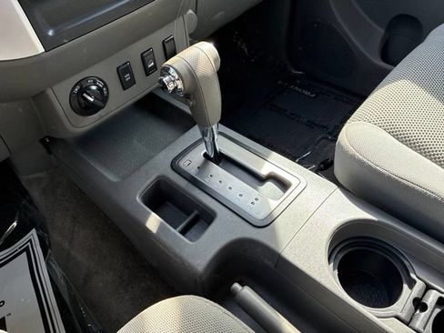 Used 2010 Nissan Frontier SE AWD/4WD image 34