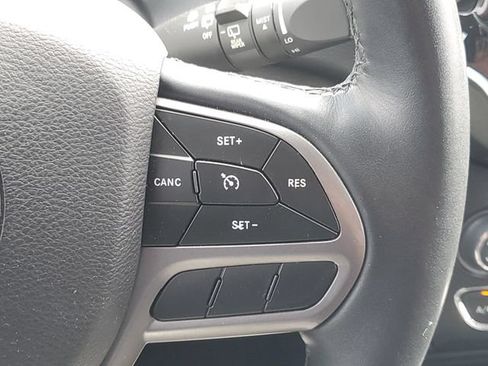 Used 2019 Jeep Cherokee Limited AWD/4WD image 24