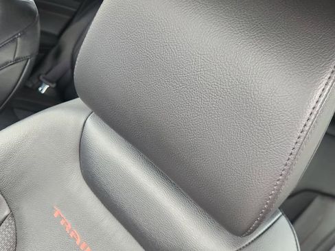 Used 2025 Jeep Compass Trailhawk AWD/4WD image 25