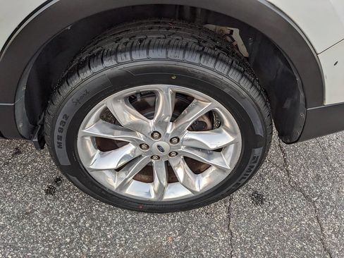 Used 2013 Ford Explorer XLT image 26