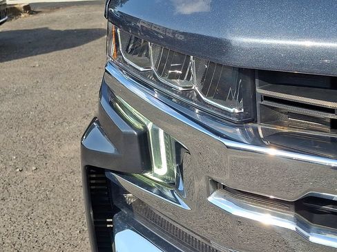 Used 2022 Chevrolet Silverado 1500 LT AWD/4WD image 31