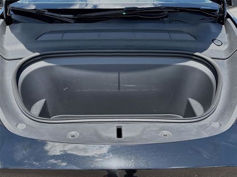 Used 2025 Tesla Model Y Long Range RWD image 30