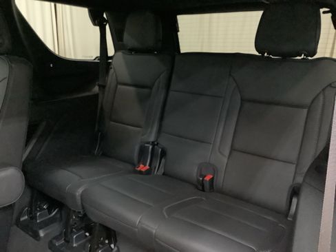 Used 2025 GMC Yukon Denali w/ Advanced Technology Package AWD/4WD image 26