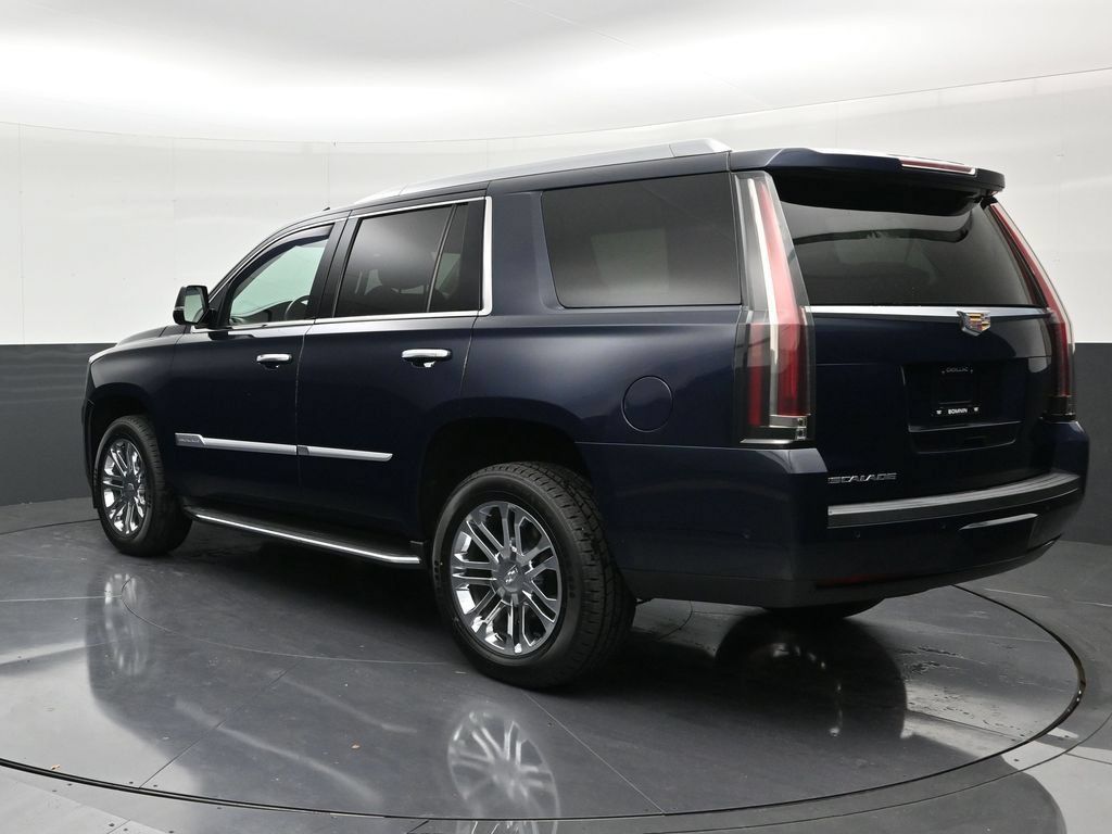 Used 2020 Cadillac Escalade 2WD image 3