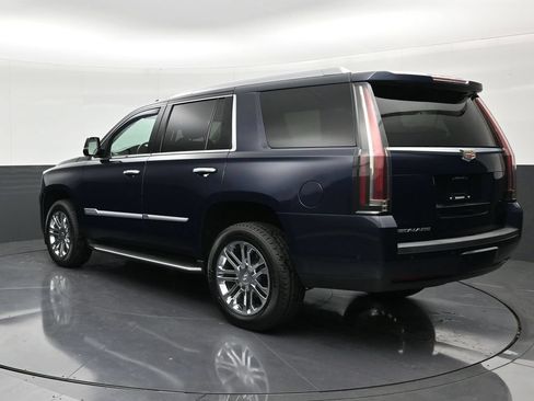 Used 2020 Cadillac Escalade 2WD image 3