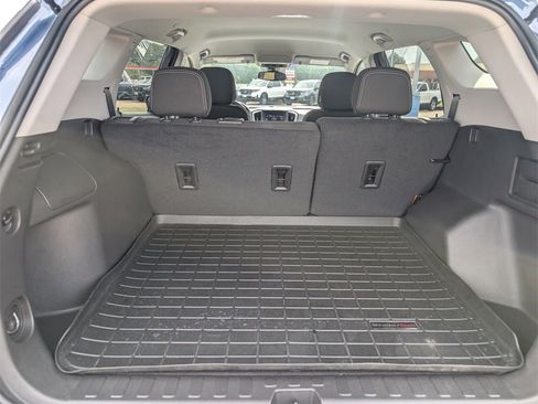 Used 2024 GMC Terrain SLE image 28