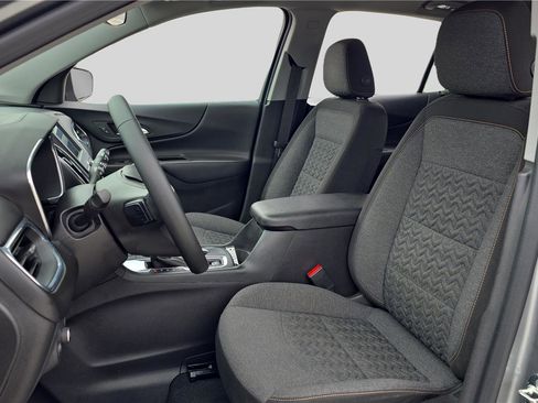 Used 2023 Chevrolet Equinox LT FWD image 11