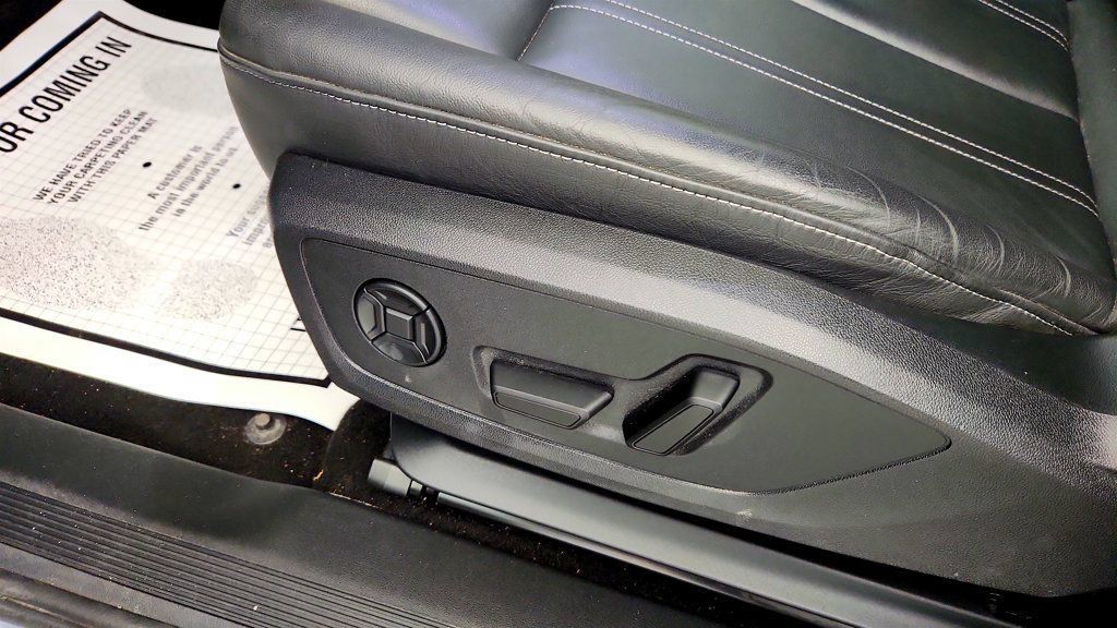 Used 2024 Audi Q4 e-tron Premium Plus w/ Premium Plus AWD/4WD image 11